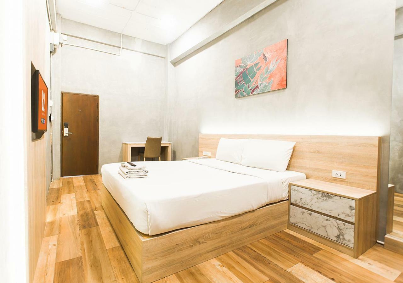 B2 Santitham Hotel Τσιάνγκ Μάι Εξωτερικό φωτογραφία