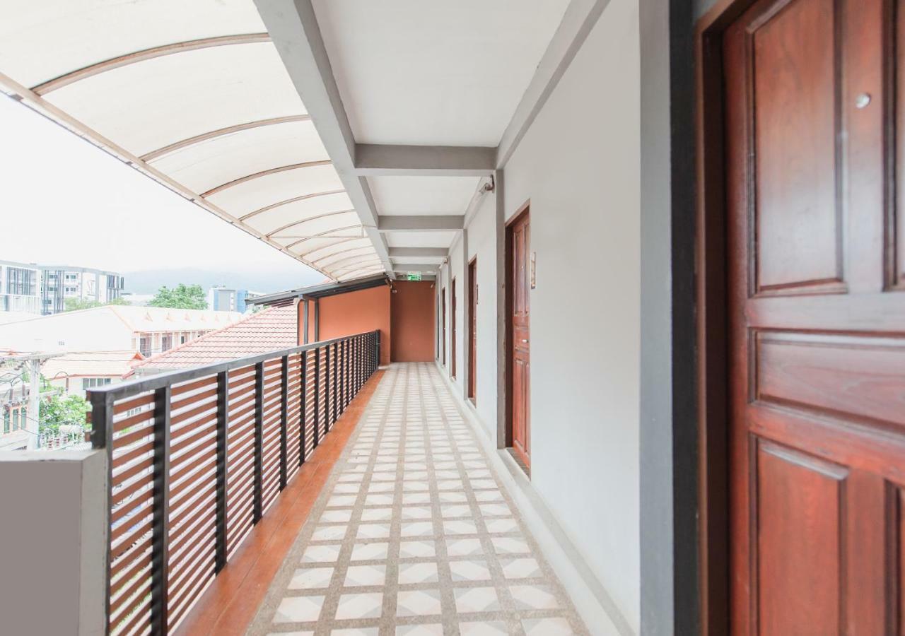 B2 Santitham Hotel Τσιάνγκ Μάι Εξωτερικό φωτογραφία